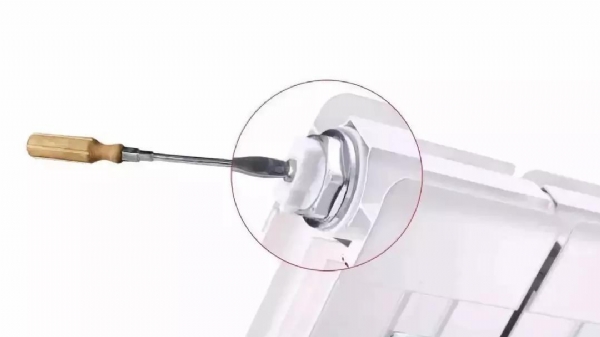 教你如何輕松給暖氣片放氣？